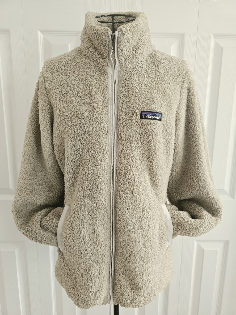 Patagonia Ladies Beige Classic Retro Pile Fleece Jacket